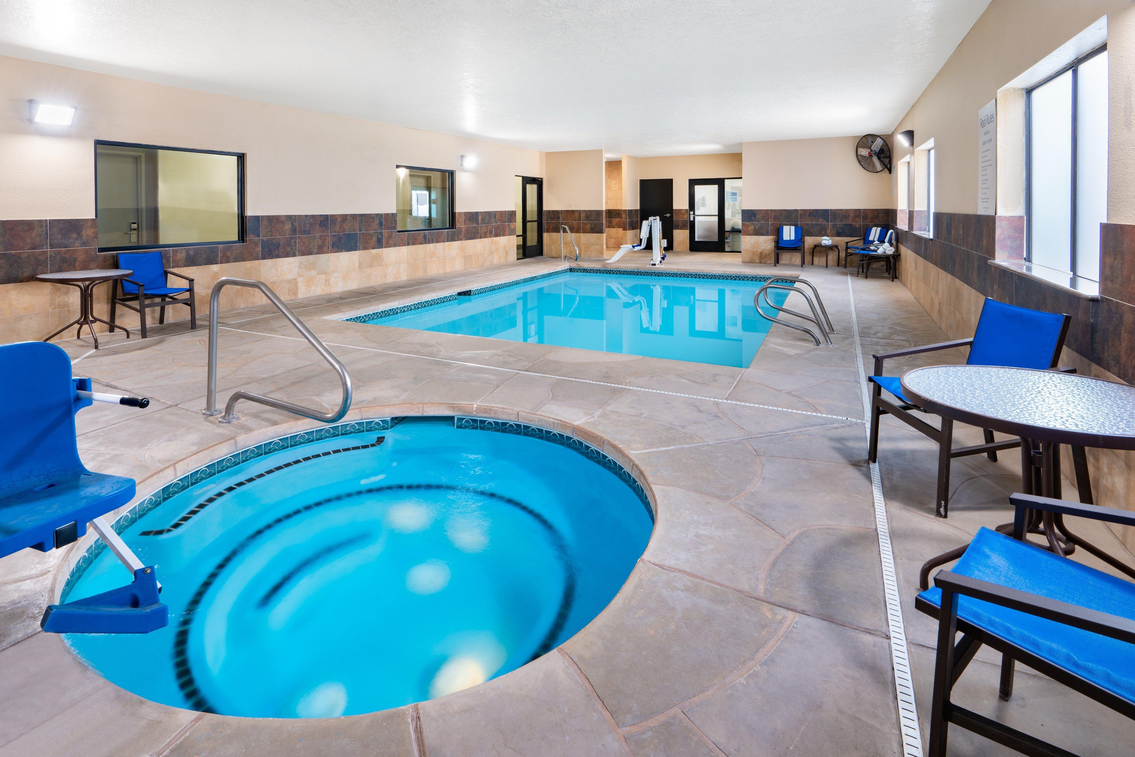 Holiday Inn Express Hotel & Suites Albuquerque - North Balloon Fiesta Park By Ihg Екстериор снимка
